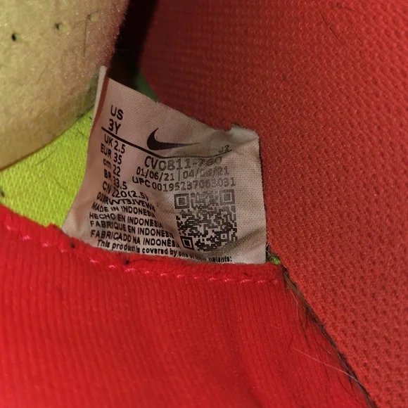 Nike Boys Soccer Cleats Size 3Y - Picture 5 of 5